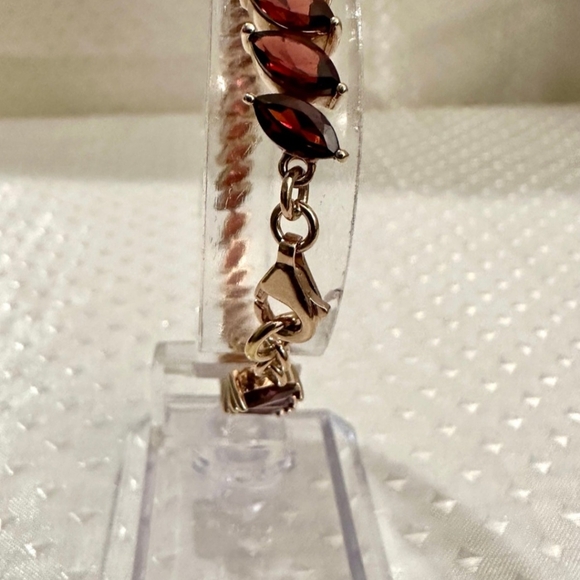 Genuine Red Garnet 18K Rose Gold over Sterling Silver Bracelet! ✨️ - Picture 7 of 8